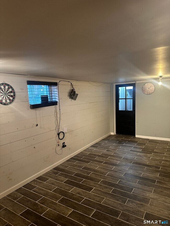 Building Photo - 127 Englewood Ave