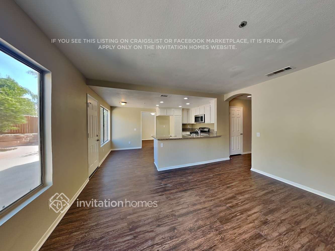 Building Photo - 8049 Streamside Ct