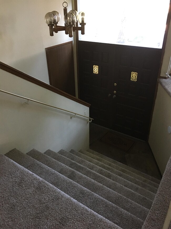 Building Photo - 4426 Holly Ln NW