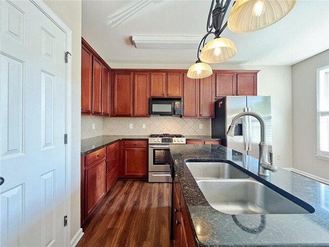 Building Photo - 525 Grove Field Ct NW