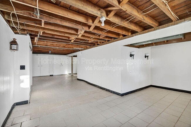 Building Photo - 1700 Dellwood Ct