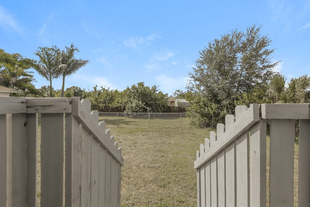 Building Photo - 5407 3rd St W