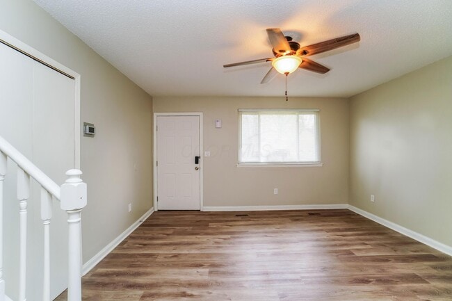 Building Photo - 3044 Bennington Ave