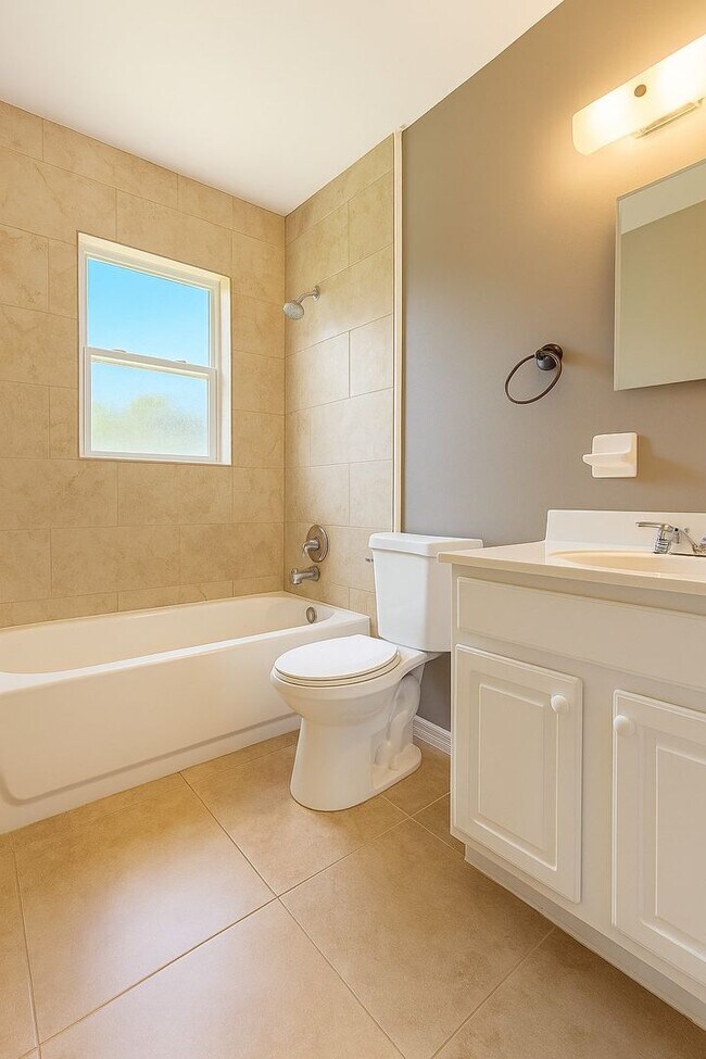 Building Photo - 5440/5444 Eleventh Ave