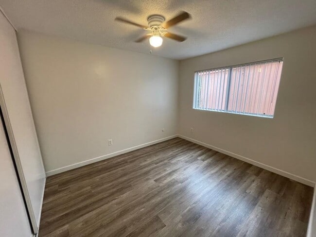 Building Photo - Spacious 2BD/1BA Apartment in Azalea Park ...