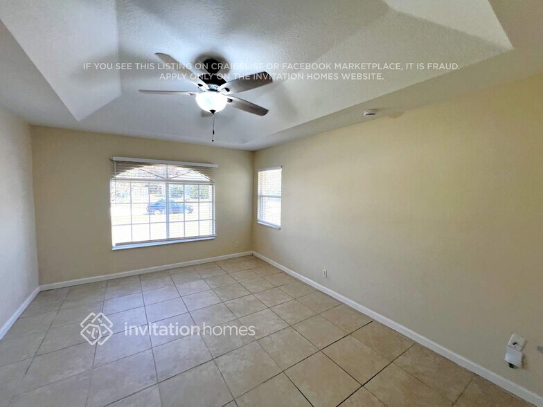 Building Photo - 1070 SW Aurelia Ave