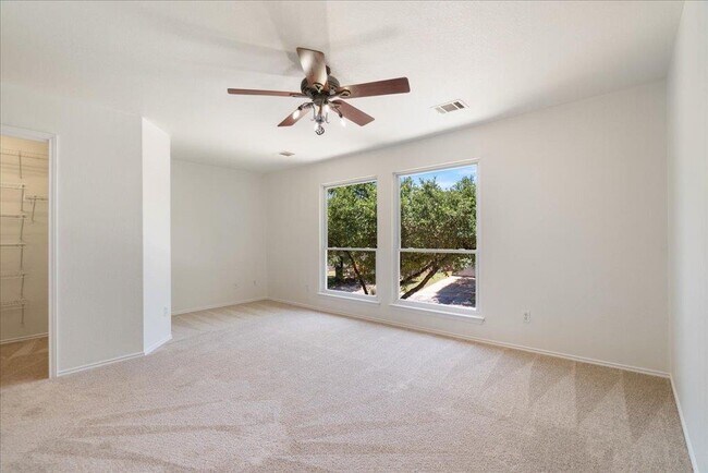 Building Photo - 1025 Doras Dr