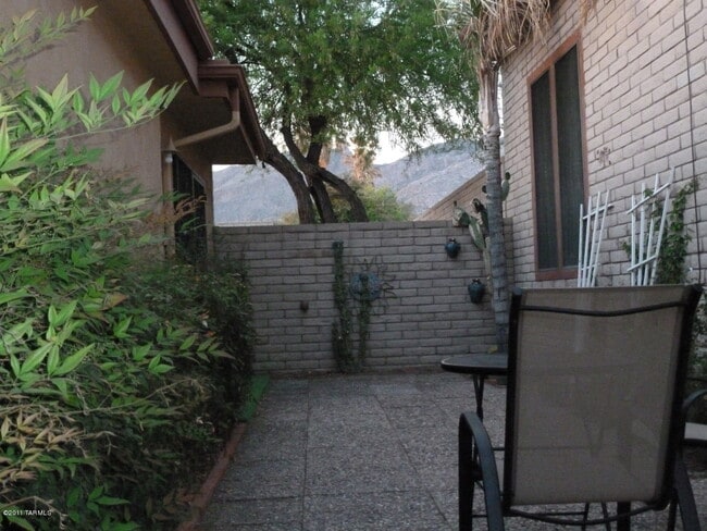 Building Photo - 5602 N Camino Del Sol