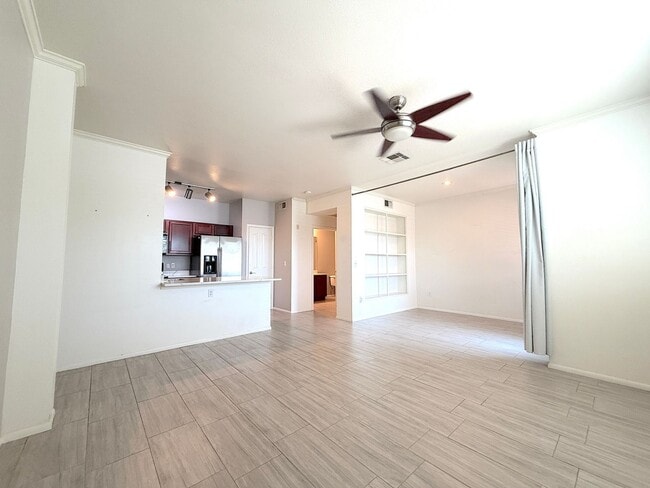 Building Photo - 16013 S Desert Foothills Pkwy