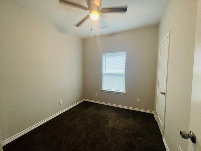 Building Photo - 16618 Meadowcroft St