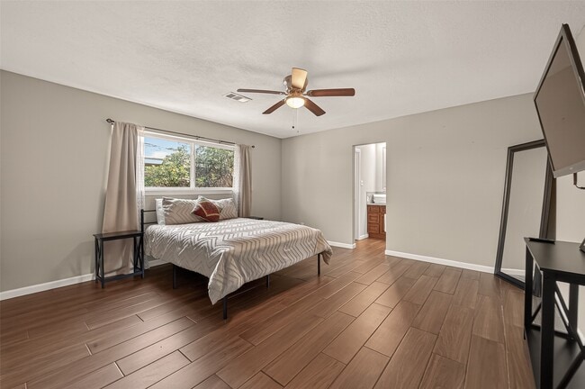 Building Photo - 8307 Carvel Ln