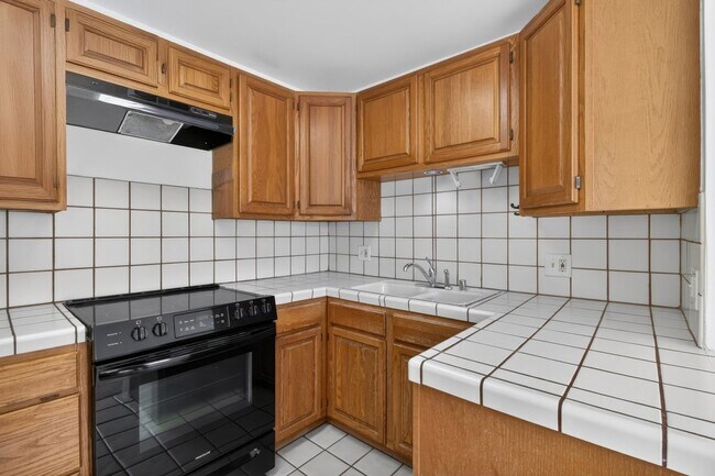 Building Photo - Moonstone