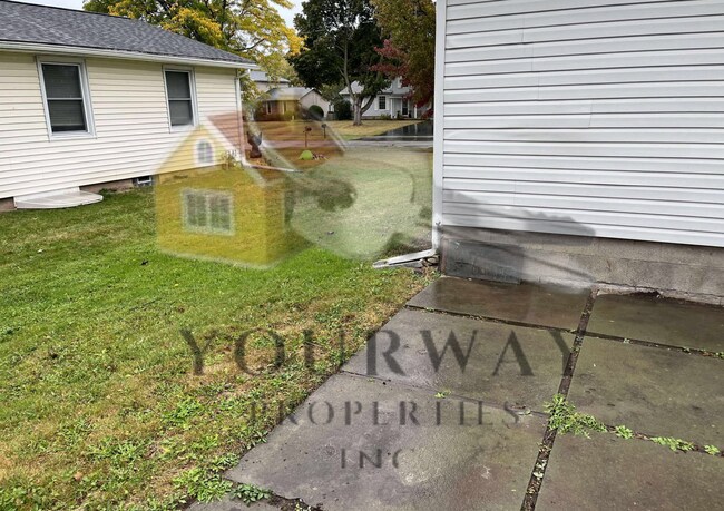 Building Photo - 212 Carmas Dr