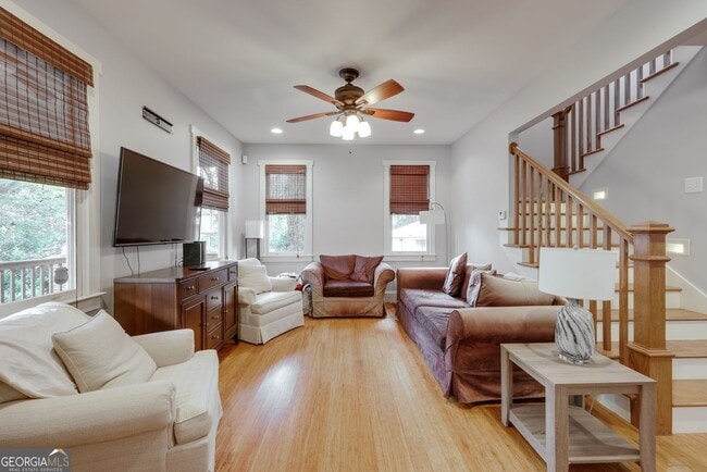 Building Photo - 139 Hillside St