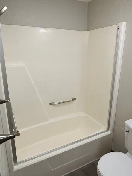 Building Photo - 225 Hillview Ln