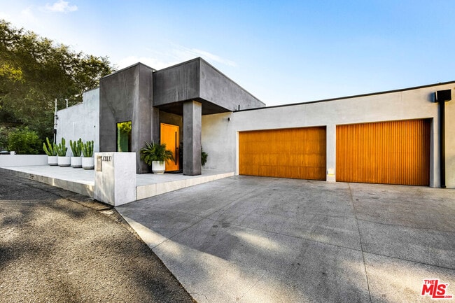 Building Photo - 7317 Caverna Dr