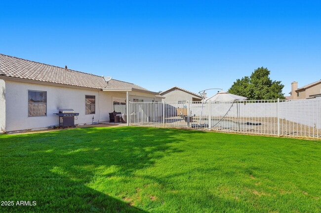 Building Photo - 6411 N 81st Dr