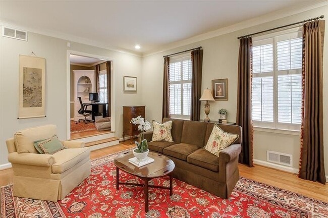 Building Photo - 42 Pine Lake Dr NW