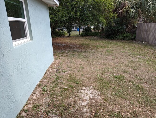 Building Photo - Beautiful Newer Home with 3 bedroom and 2 ...