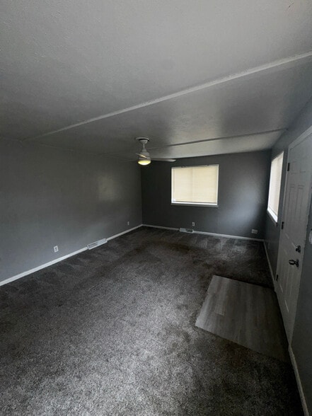 Building Photo - 2509 Olivewood Ave