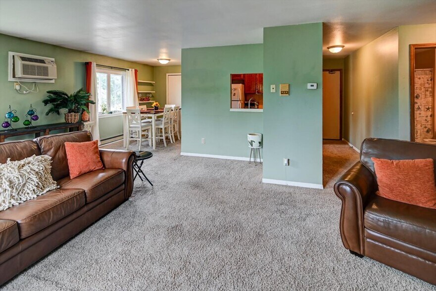 Building Photo - 2850 Cimarron Trl