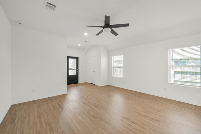 Building Photo - 3003 Halleton Ct.