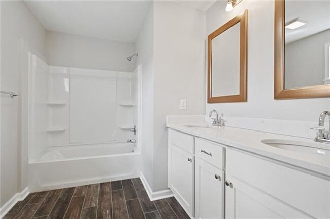 Building Photo - 2534-2536 Lavender St
