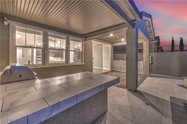 Building Photo - 2457 Padulle Pl
