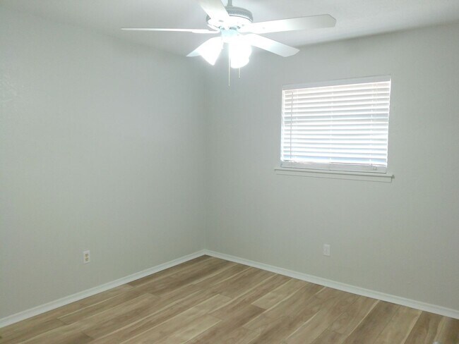 Building Photo - 1822 Volga Dr