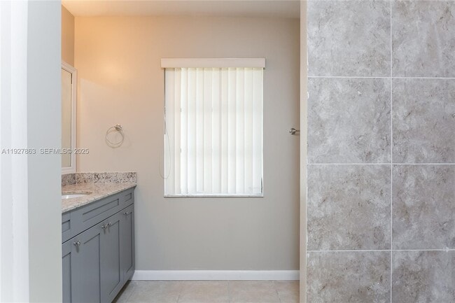 Building Photo - 1461 Wyndcliff Dr