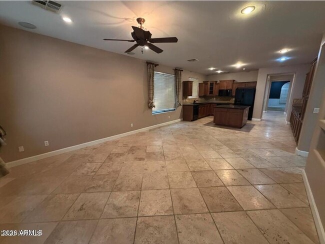 Building Photo - 421 W Wisteria Pl