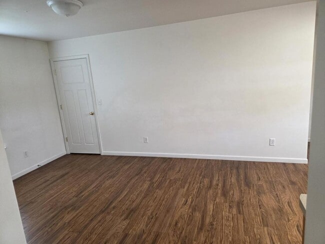 Building Photo - 687 Camp St