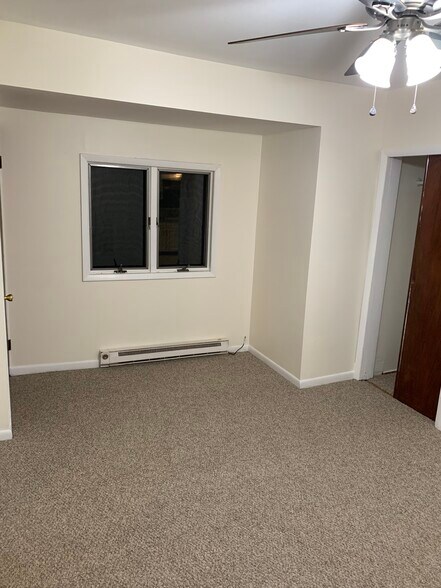Living Room - 76 Boiling Springs Ave