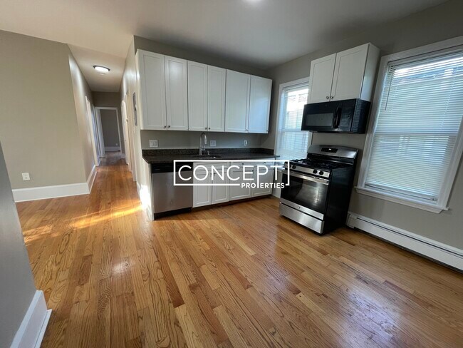 Primary Photo - 16 Bird St