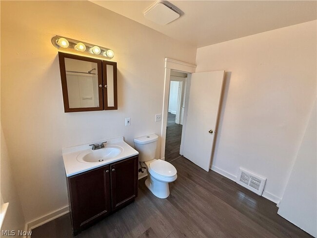 Building Photo - 6913 Harvard Ave