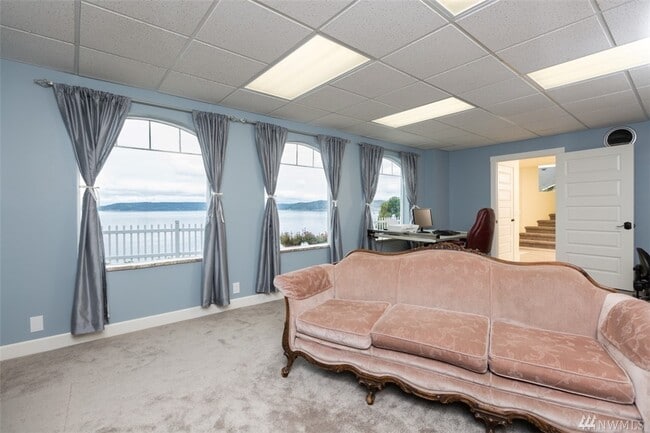 Building Photo - Amazing Dash Point Beach Front Home!