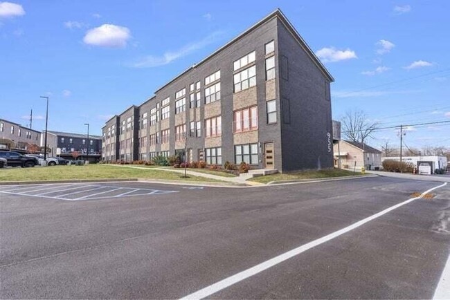 Building Photo - 955 Tarr Trce
