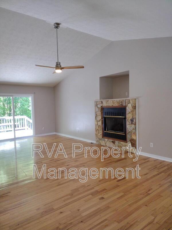 Building Photo - 5815 Meadowood Pl