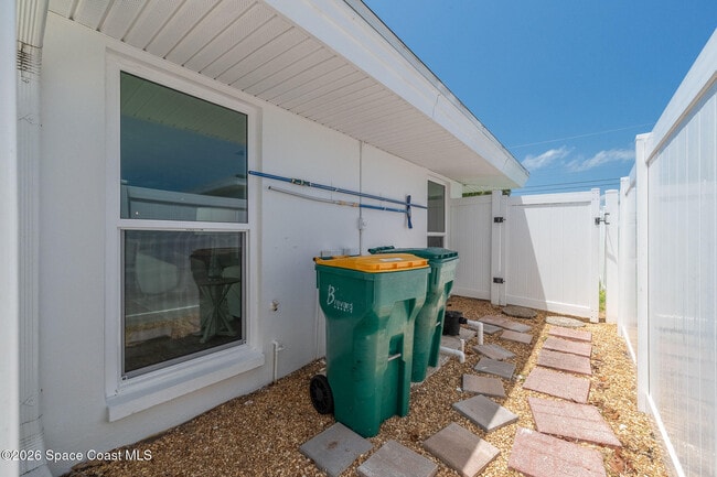 Building Photo - 458 Sandpiper Dr