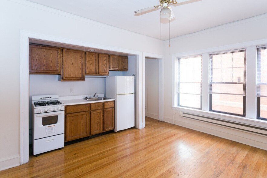 Building Photo - 1309 Oak Ave