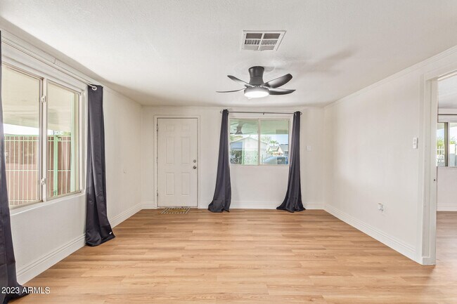 Building Photo - 1429 S 10th Ave
