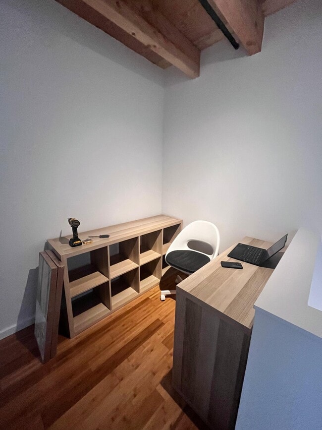 Building Photo - 2950 Fairview Ave E