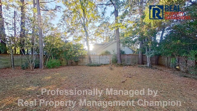 Building Photo - Beautifully Updated Home Featuring Fenced Yard and Hot Tub