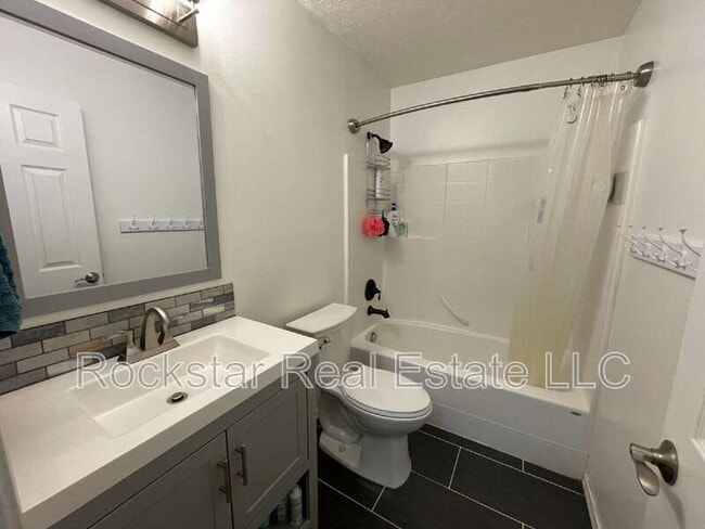 Building Photo - 9022 W Campus Dr