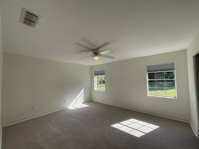 Building Photo - 15021 Hillview Rd