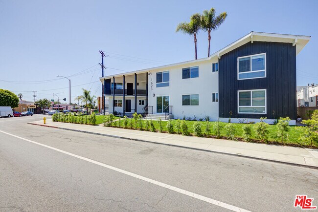 Building Photo - 1623 Arlington Ave