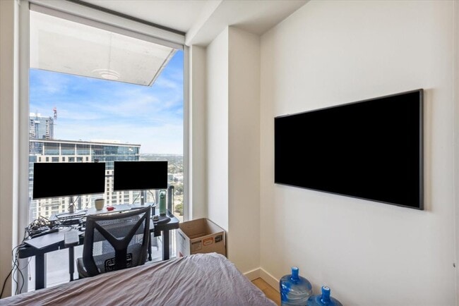 Building Photo - 44 East Ave