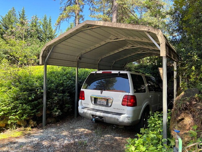 Building Photo - Unique fully furnished 1-2 bedroom property secluded on Newtown Road ten minutes from Placerville!
