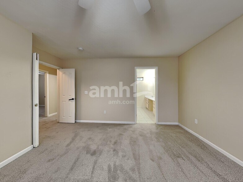 Building Photo - 2061 E Appaloosa Rd