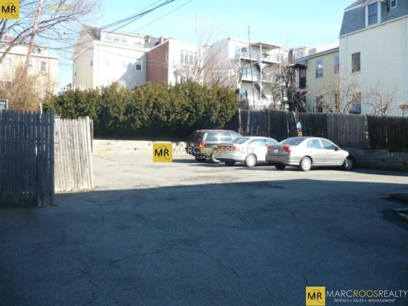 Building Photo - 132 Marginal St